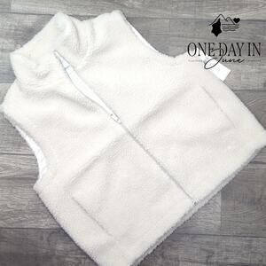 Calvin Klein Sherpa Zip Vest Size L